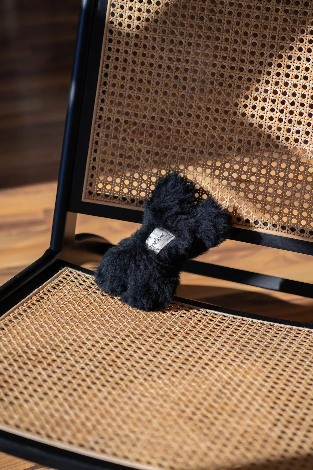 Jouet en Laine Naturelle pour Chien – Os Charcoal | Grelot & Éco